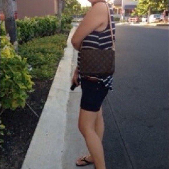 ⛔️SOLD⛔️Authentic Louis Vuitton Musette Tango - Picture 4 of 4