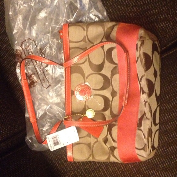Authentic coach purse NWT retail $268