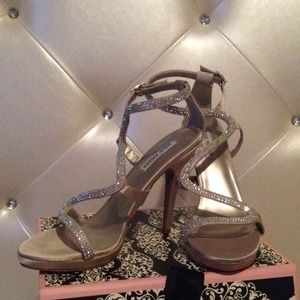 🎉HP🎉Steve Madden Champagne Crystal Heels NWOT
