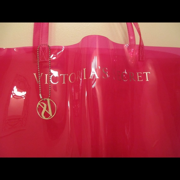 ON SALE: VS WATERPROOF BEACH BAG!! - Picture 2 of 3