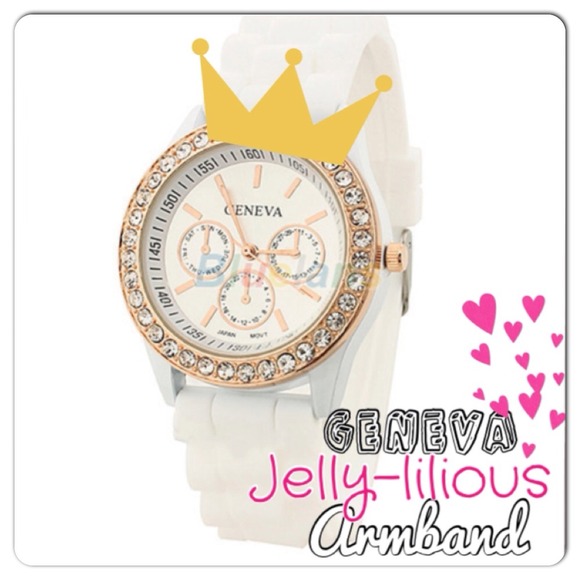 SOLD GENEVA CRYSTAL GOLDEN WRIST WATCH(WHITE).