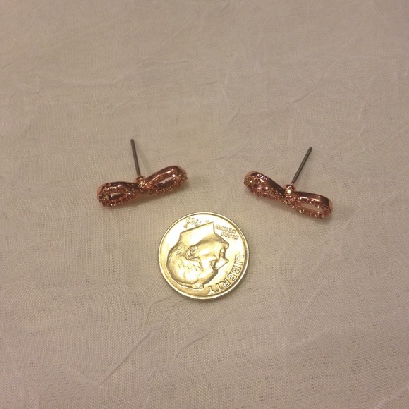 🚫SOLD🚫 rose gold infinity earrings - Picture 2 of 2