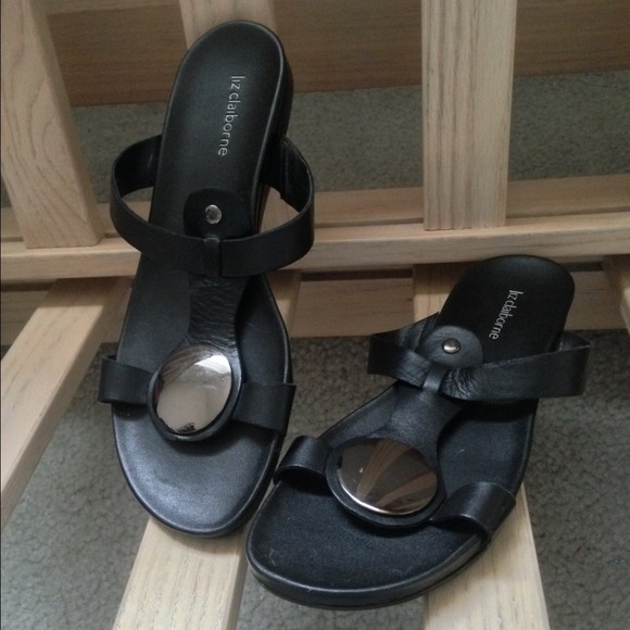 liz claiborne black sandals