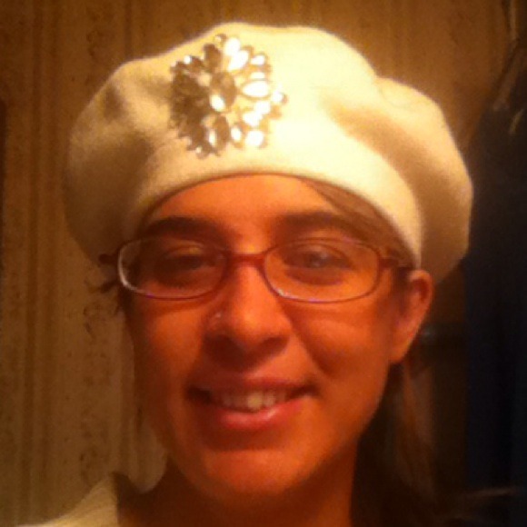 White hat - Picture 2 of 3