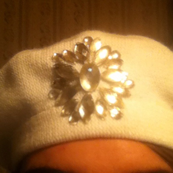 White hat - Picture 3 of 3