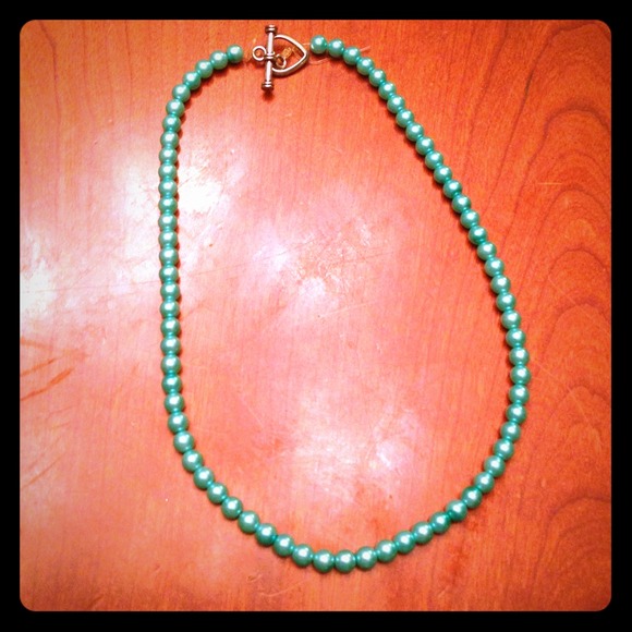 Teal pearl necklace