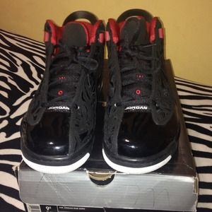 XsoldX Size 9 1/2  retro Jordan dub zero.