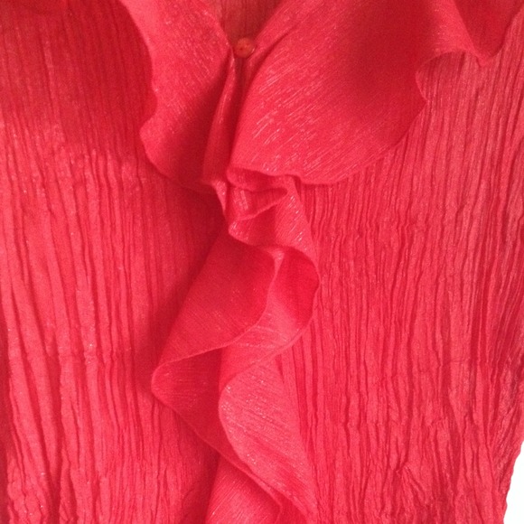 ❤️✨❤️✨Red Ruffled Top❤️✨❤️✨ - Picture 2 of 2