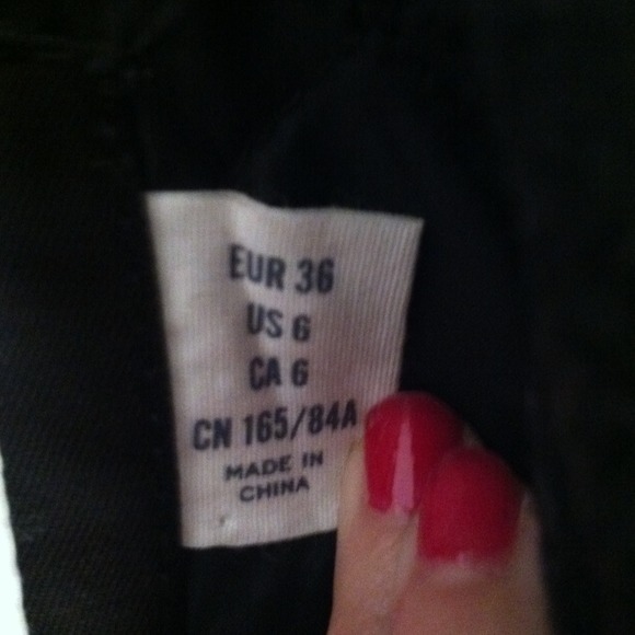 🌸SOLD🌸Black peacoat. Perfect for the winter ❄⛄ - Picture 2 of 3