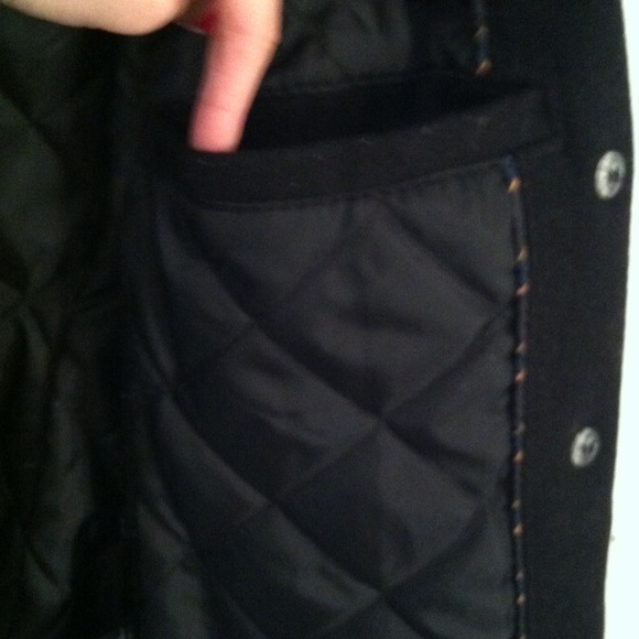 🌸SOLD🌸Black peacoat. Perfect for the winter ❄⛄ - Picture 3 of 3