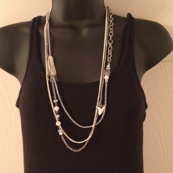 ❌SOLD❌ cool Daytrip Necklace
