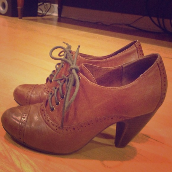 **HOST PICK** Miz Mooz oxford pumps whiskey color