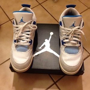 Jordan Retro Military Blue 4's Size 3y