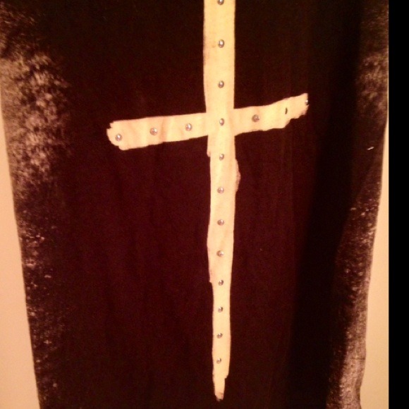 Brown cross shirt - Picture 2 of 3