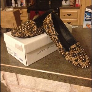 Steve Madden Leopard Studded Flats