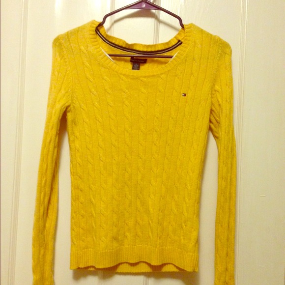 *NEW LOWER PRICE* Yellow Tommy Hilfiger sweater