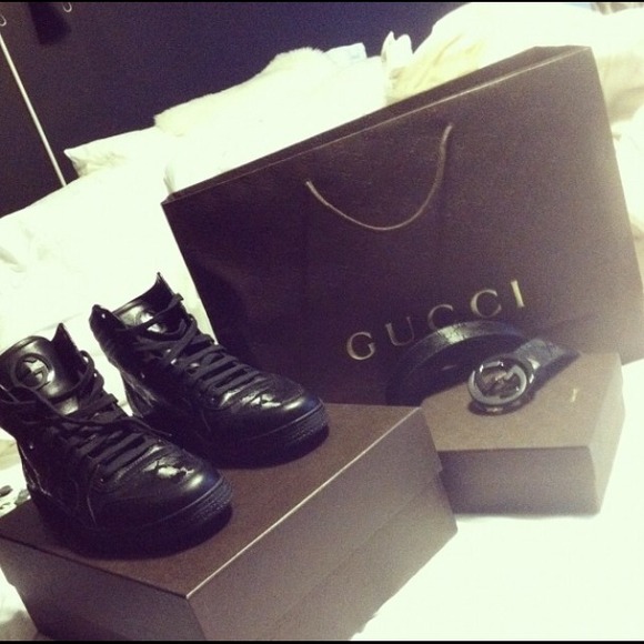 Authentic Gucci Sneakers (black). SOLD