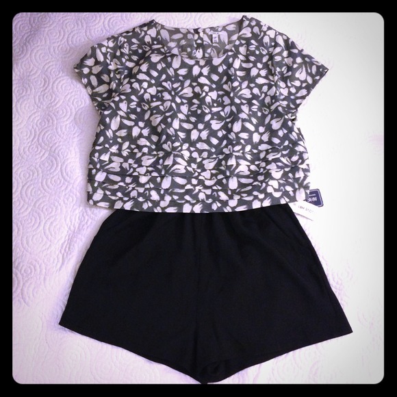 Forever 21 romper, jumpsuit, short. Grey/cream