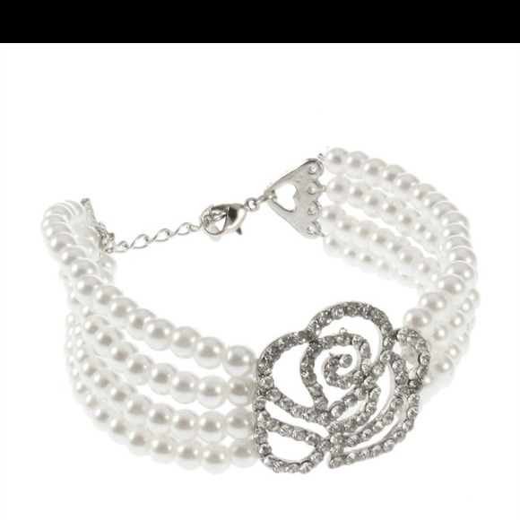 Pearl bracelet