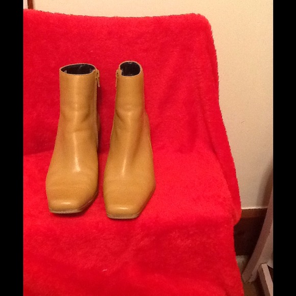 White mountain,ankle boots - Picture 2 of 4