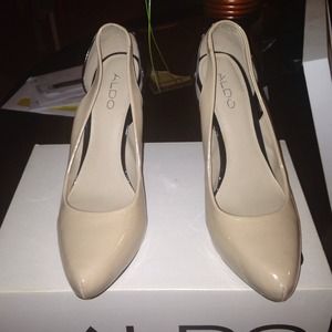 Aldo Elyce -34 And Matching Clutch