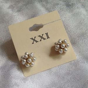Pearly Earrings