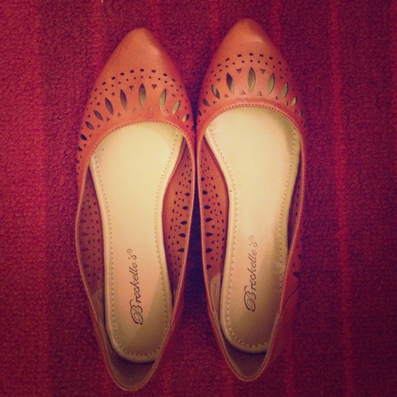 🚫SOLD IN BUNDLE🚫tan pointy flats