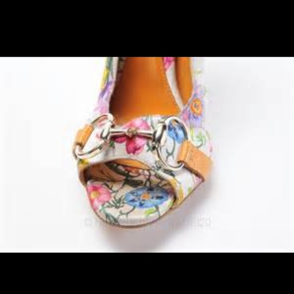 👠3x HOST PICK! Authentic Gucci Floral Heels - Picture 2 of 4