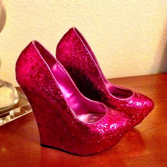 red glitter wedges