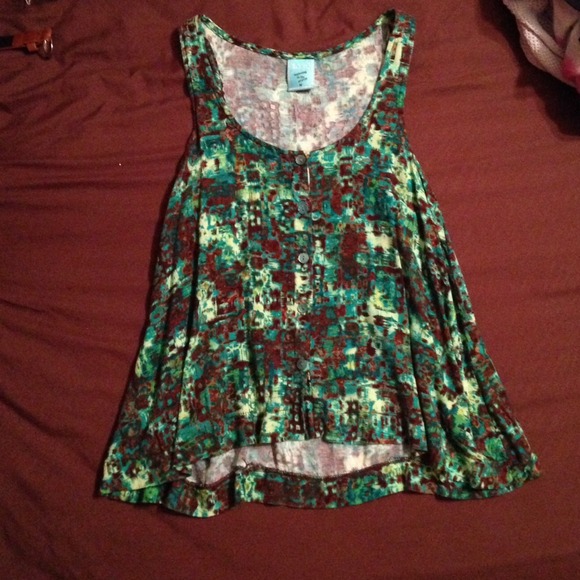 Earthy tank