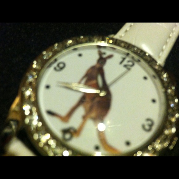 Watch - Picture 2 of 4
