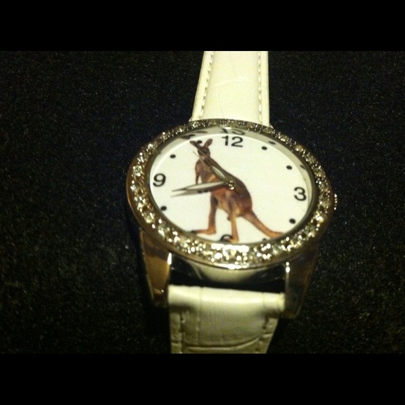 Watch - Picture 4 of 4