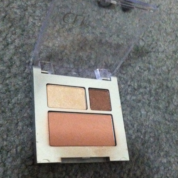 🚫SOLD🚫Makeup bundle - Picture 2 of 3