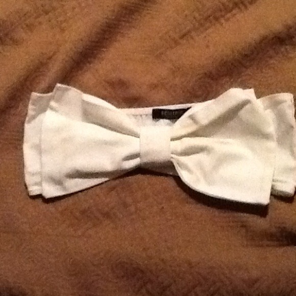 White Bow Bandeau - Picture 2 of 4