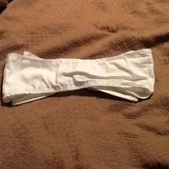 White Bow Bandeau - Picture 4 of 4