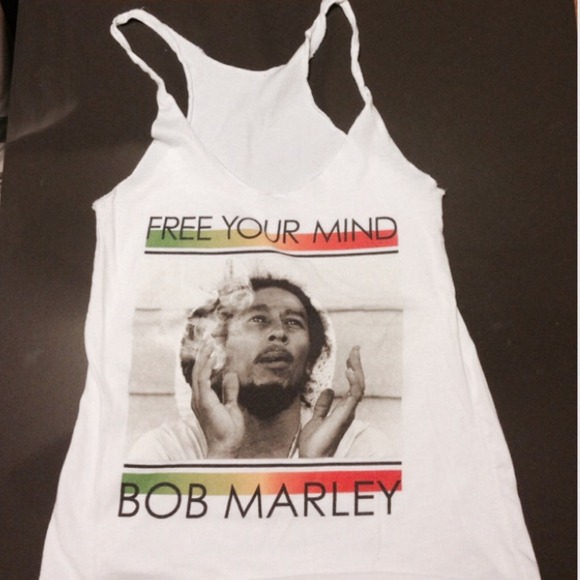❌Sold on threadflip ❌Bob Marley tank top