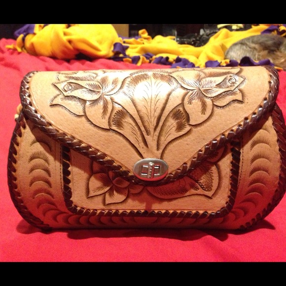 ***SOLD***.  Real leather purse made in Mexico