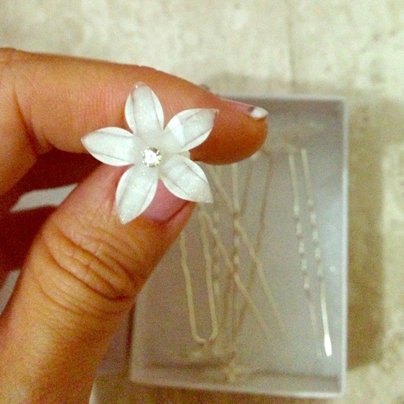 Hair pins