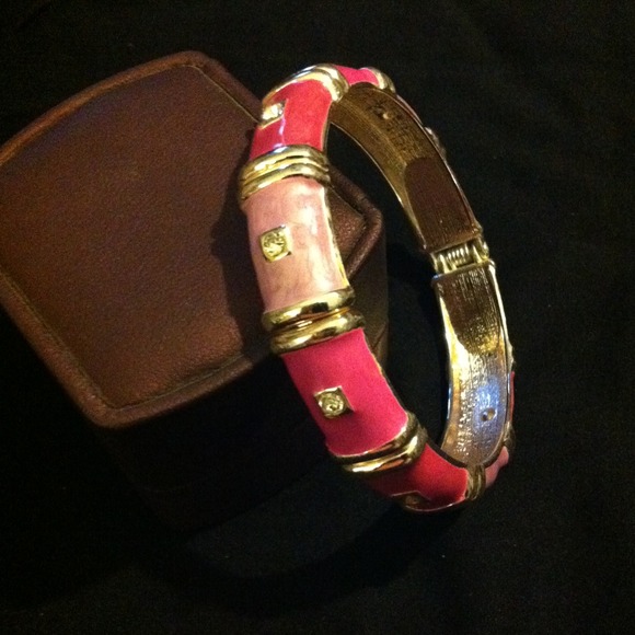 %🚫%SOLD%🚫%Bangle bracelet