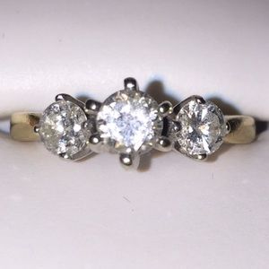 💍1 CT. T.W. Diamond 14K Yellow Gold 3-Stone Ring✨