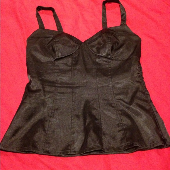 **SOLD**   Black corset type top ($8)