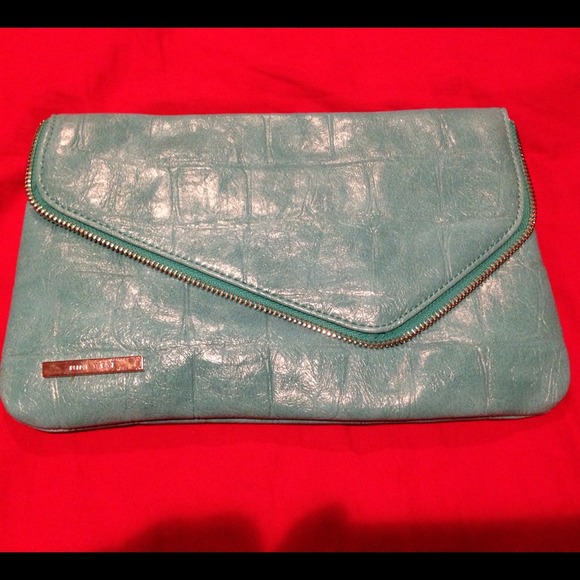 **SOLD**   Nine West turquoise clutch ($10)
