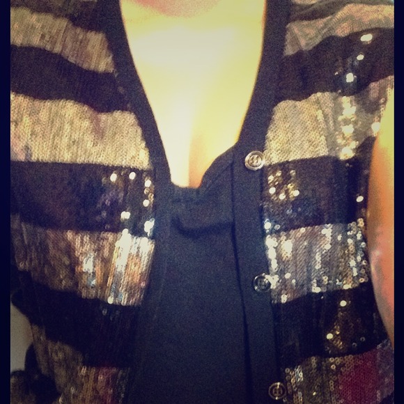 🔥🔥BLACK AND SILVER SEQUINED VEST🔥🔥