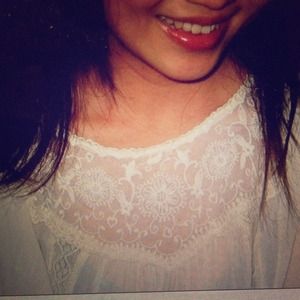 Vintage- inspired lace top