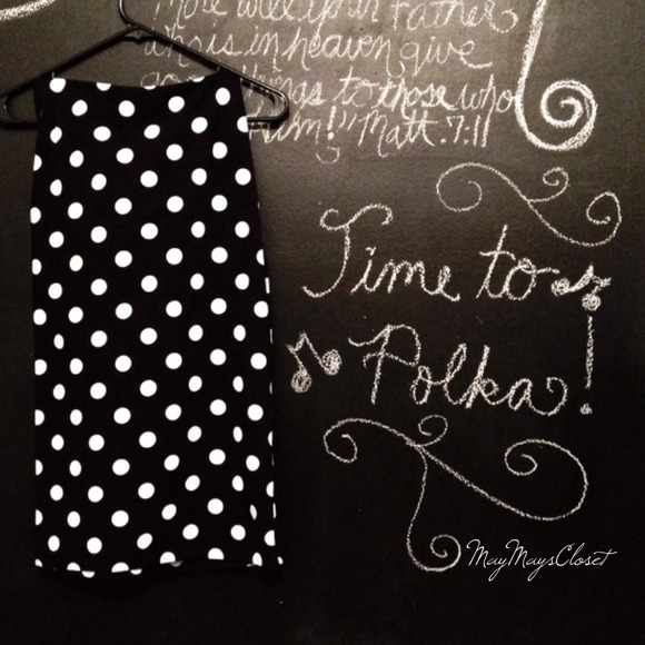 🔷SOLD IN A BUNDLE🔷Black and White Polka Dot Midi