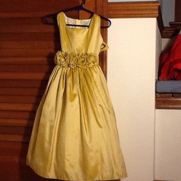 Yellow/Goldish Kids dress size 5