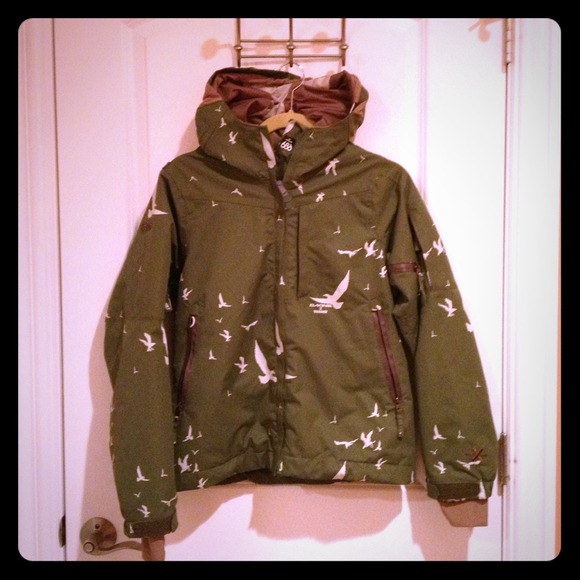 Army green dakine snowboarding jacket