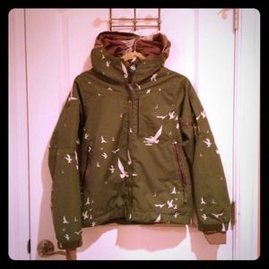 Army green dakine snowboarding jacket