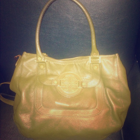 Tory Burch Amanda Hobo. EUC - Picture 1 of 4