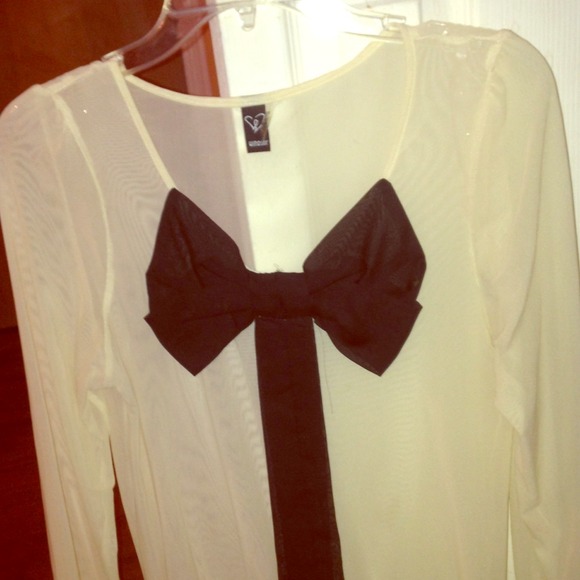 See through bow tie shirt - Picture 1 of 1